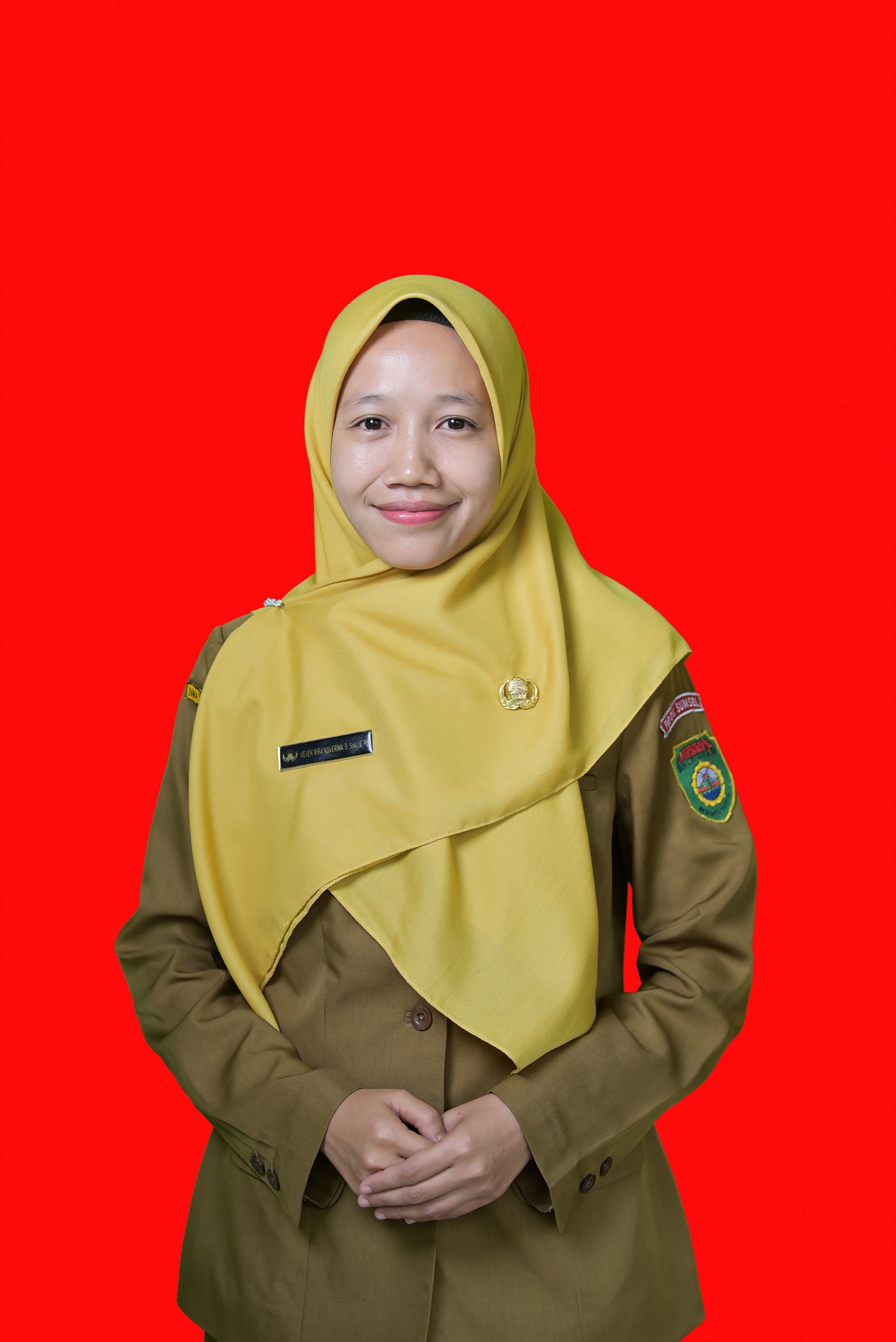 Veven Mira Noverina, S.Sos